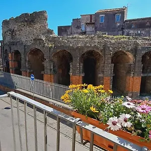 https://odeon-house.taorminaitalyhotels.com